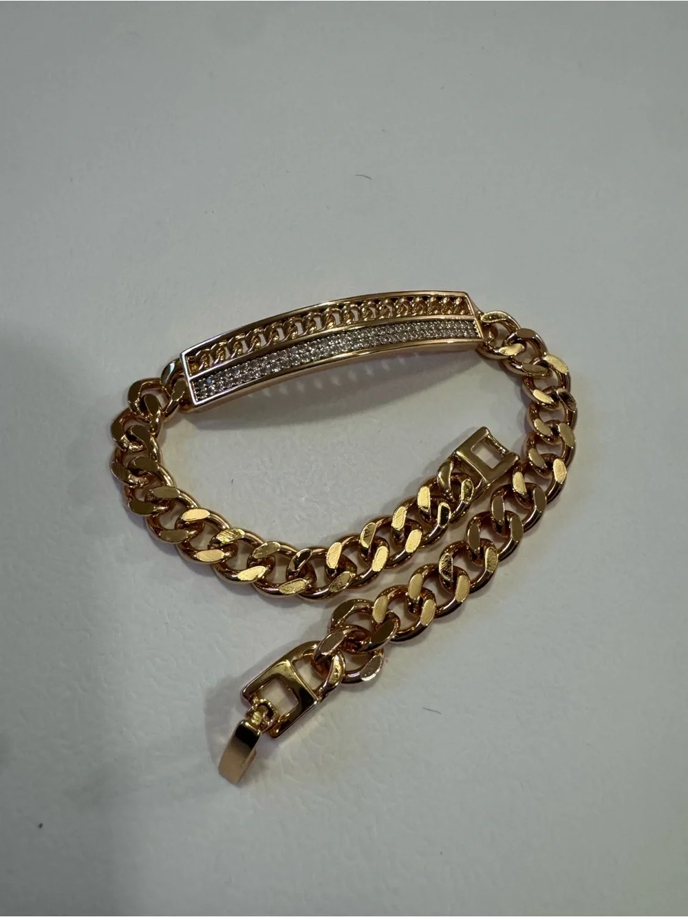 N/A elegant gold